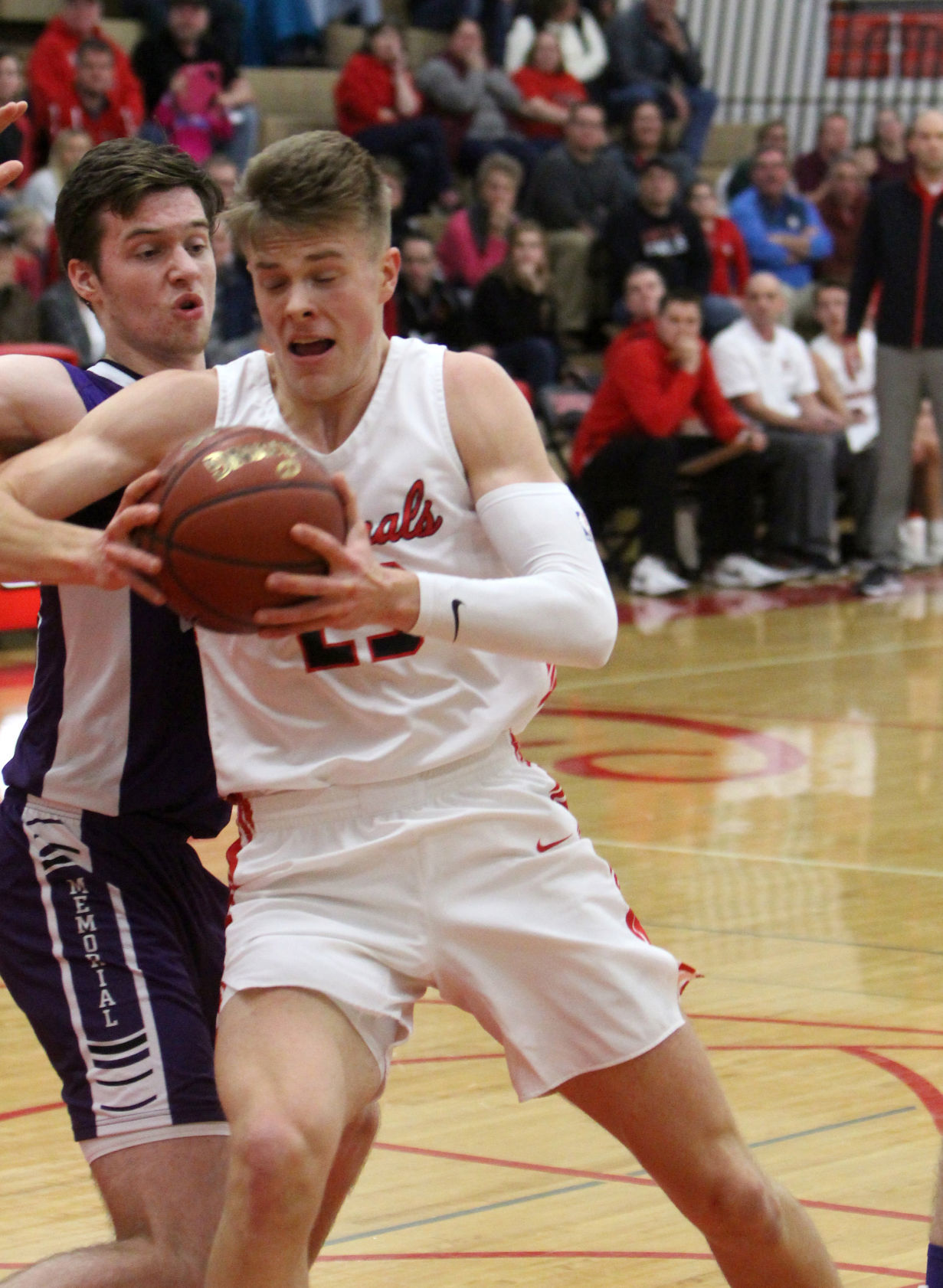 Eau Claire Memorial at Chi-Hi boys basketball 1-4-19